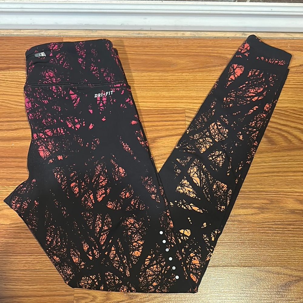 Nike Dry Fit Leggings - Picture 7 of 7